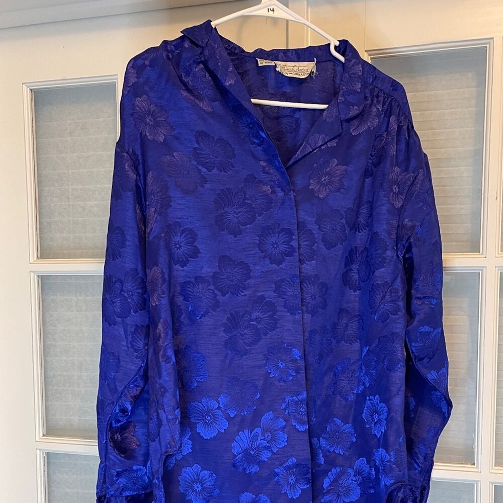 The Ascot Collection Lady Arrow Floral 90s Satin Button-Down Pajama Style Shirt